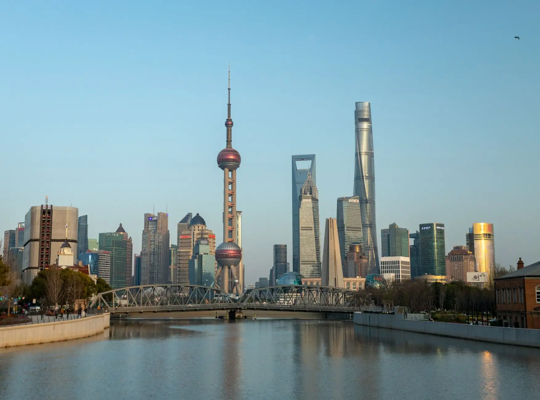 车载磁吸支架在不同车型中的安装适配方案