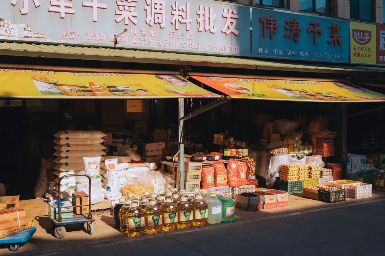 车载支架与磁吸支架的稳固性对比：广州手机用户选购参考指南