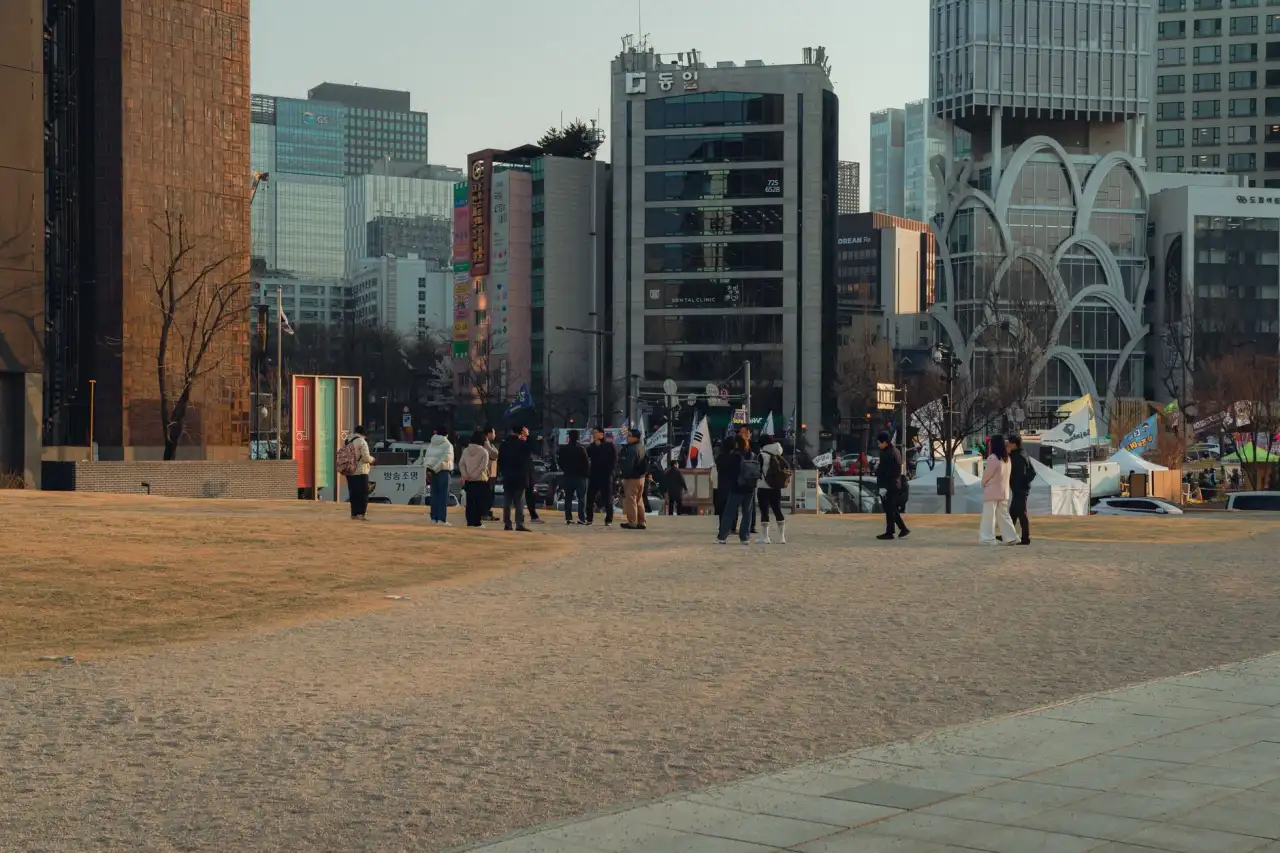 手机支架市场观察：桌面与车载支架的消费需求变化趋势分析