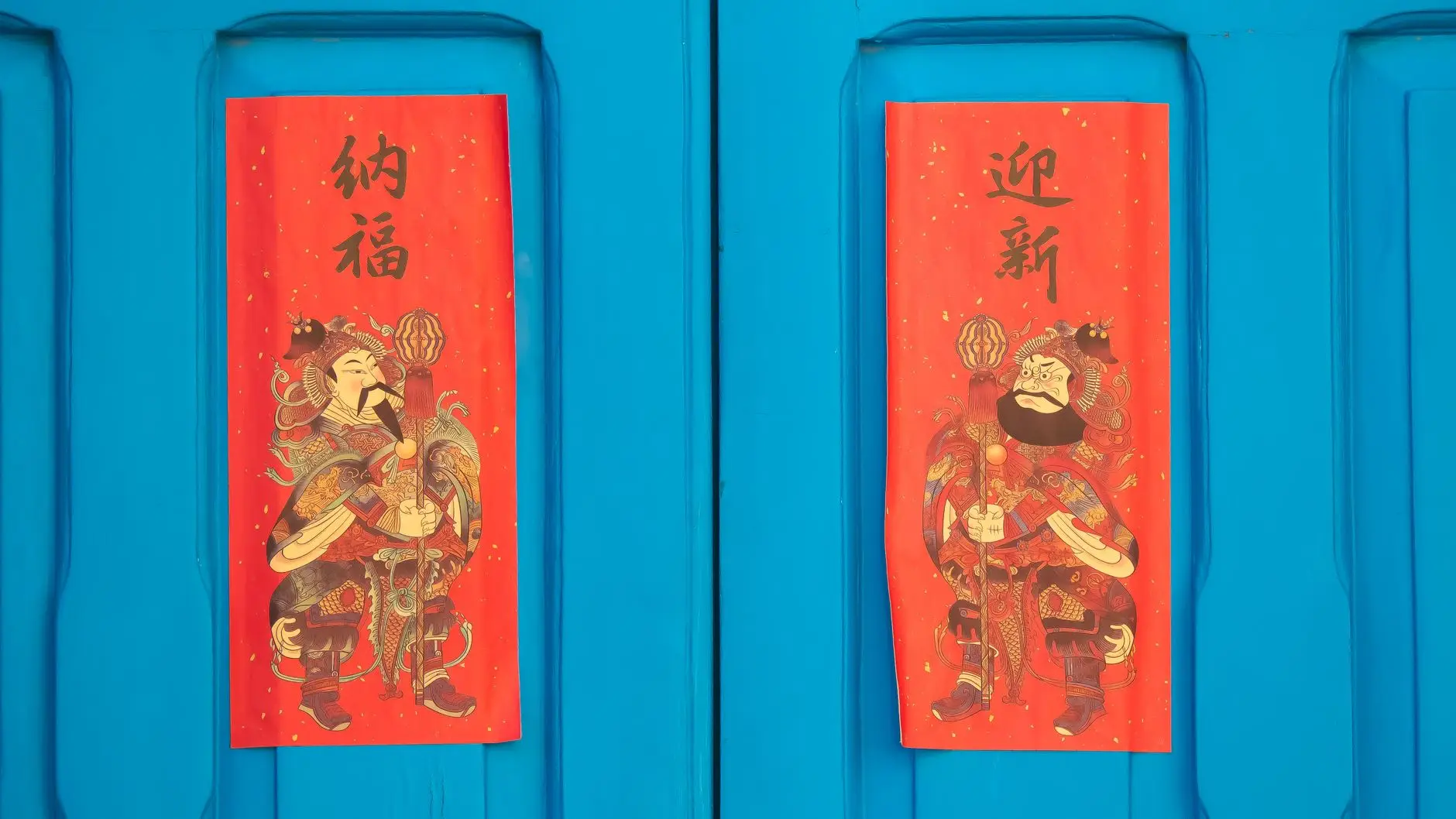 自拍杆与桌面支架的融合设计：多功能手机配件应用场景探讨